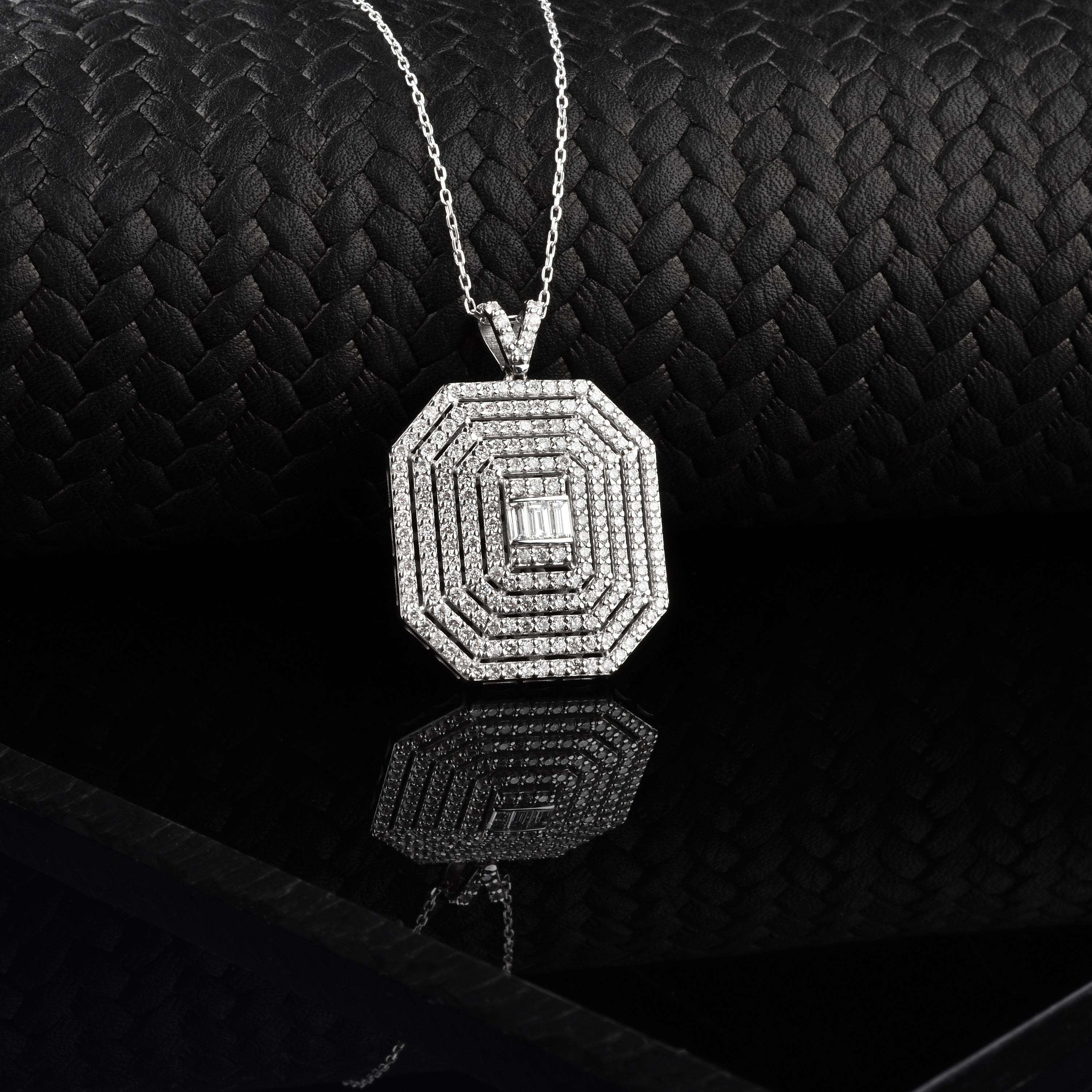  1.68 Karat Pırlanta Tasarım Baget Kolye